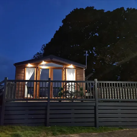 Foxwood Lodge Private Hot Tub Getaway Swarland Exterior foto