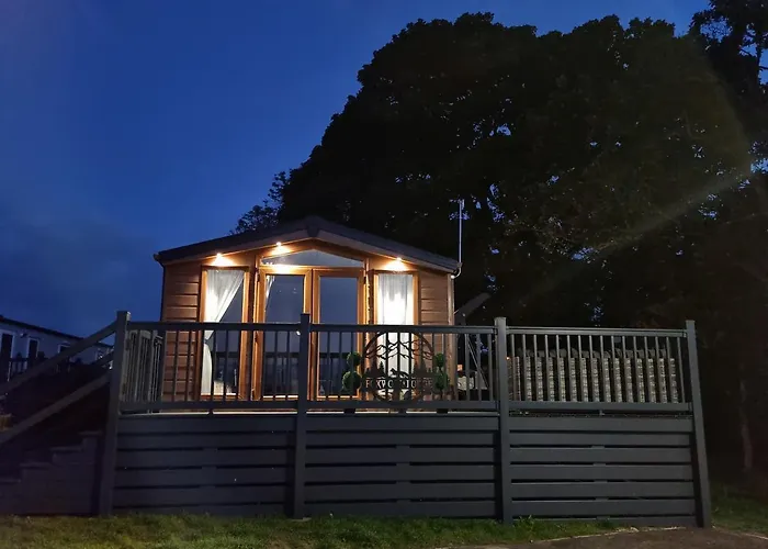 Foxwood Lodge Private Hot Tub Getaway